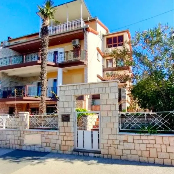 Skajla Apartments: Medulin şehrinde bir otel