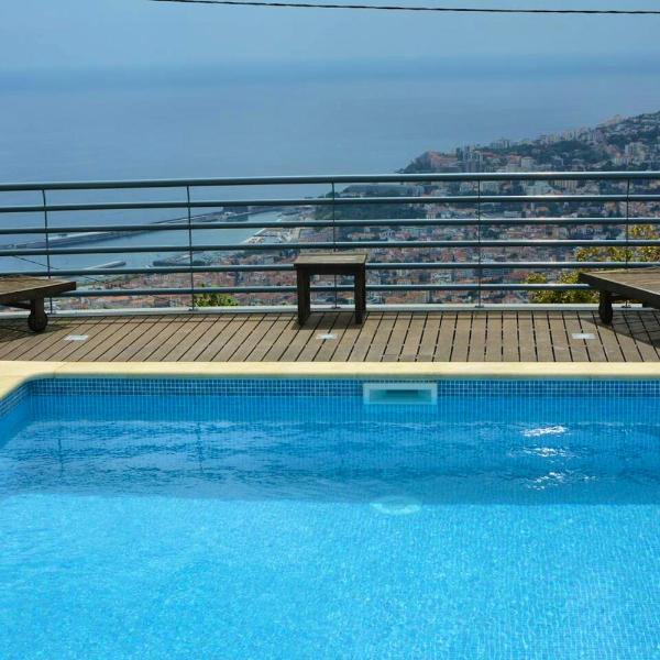 3 bedrooms house with private pool terrace and wifi at Funchal 3 km away from the beach
