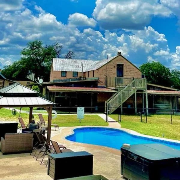 Country Inn Cottages, hotel in Fredericksburg