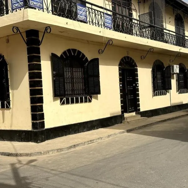 Independent room on Island in colonial house with private entrance、サン・ルイのホテル