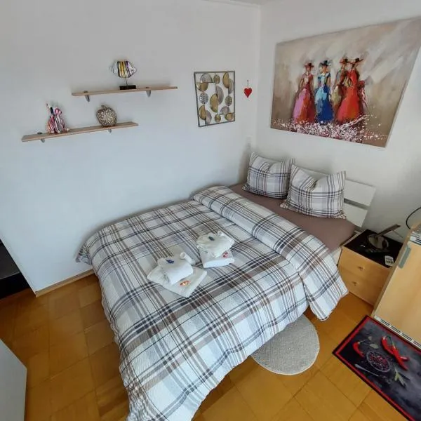 Joli studio avec terrasse et vue POUR NON FUMEURS, hotel in Belmont-sur-Lausanne