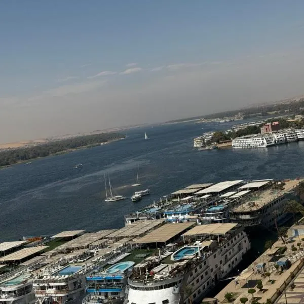 Relaxation, fresh air, and a direct view of the Nile, hotel in Naj‘ al ‘Amrāb