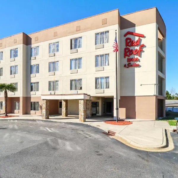 Red Roof Inn & Suites Fayetteville-Fort Bragg, hotel in Fayetteville