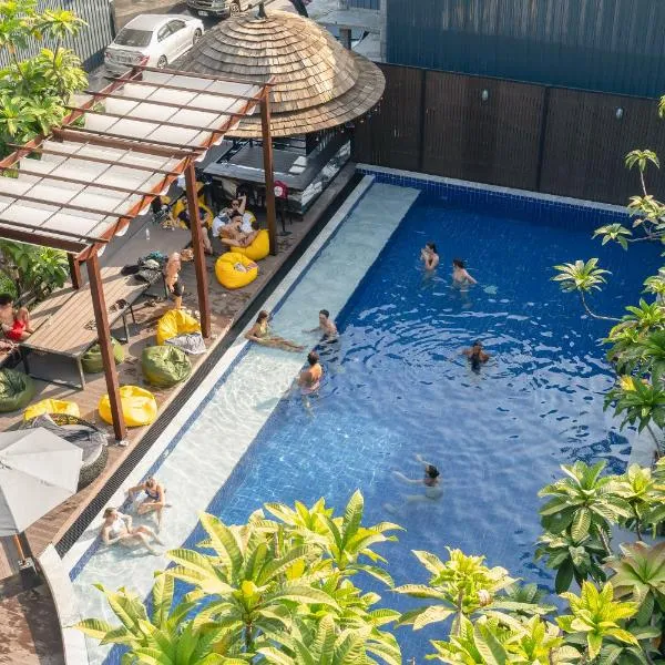 Sea Beach Hostel & Club Beachfront 18-39 years only, Hotel in Strand Ao Nang