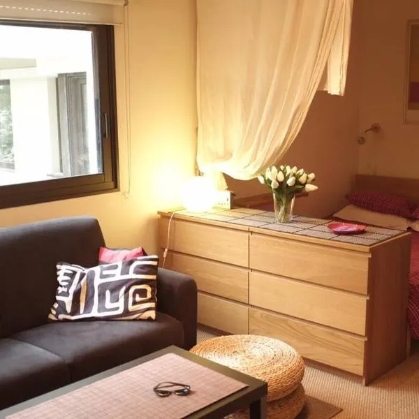 Studio très calme Montparnasse, hotel in Paris