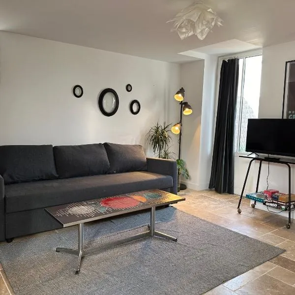 La cour fleurie, hotel v destinaci Neuville-aux-Bois