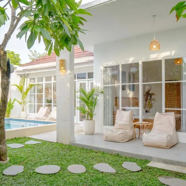 Villa Adam - Cozy 2 Bedrooms, Private Pool & Outdoor Cooking Area, hotel in Dalung