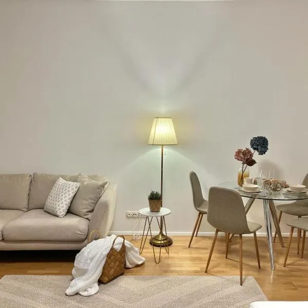 Zentrales Apartment mit Balkon, hotel ve Vídni
