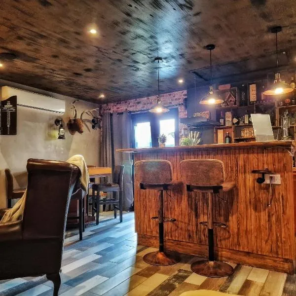 The Pub - Unique & Authentic Experience - Free Parking!, 5 minutes from Airbus and The Mall Cribbs, hotel in Bristol