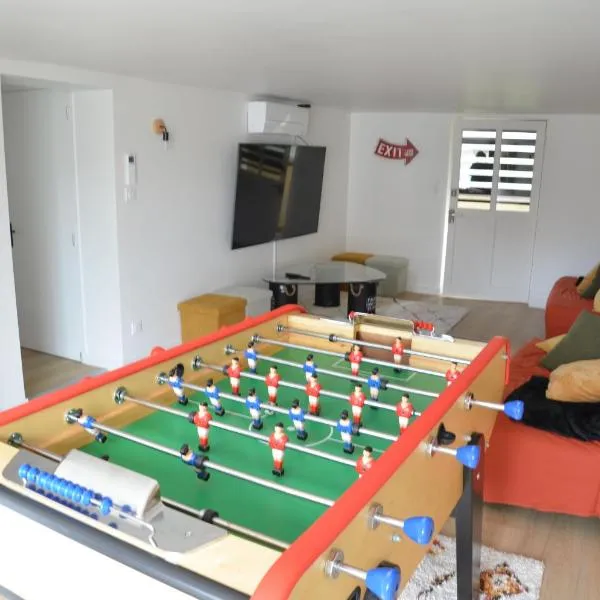 maison 4 chambres aux portes du circuit, hotel in Le Mans