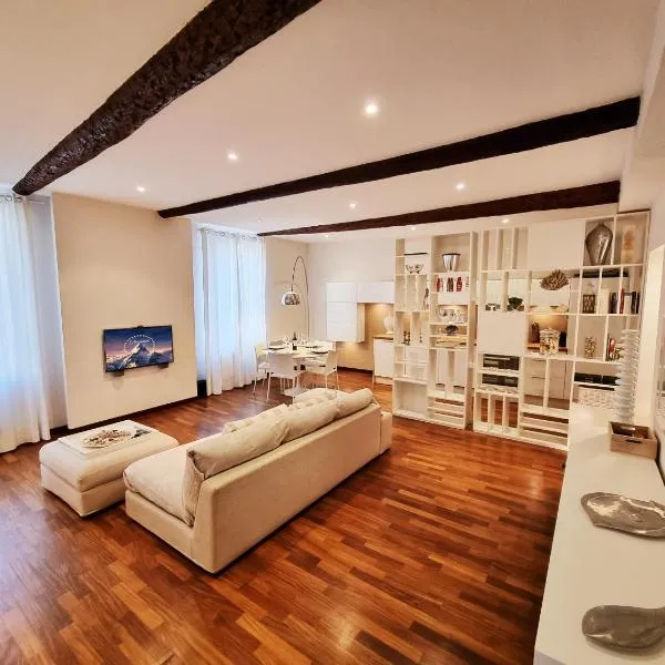 "L'Historic" by EnjoyNice, for foodies and art lovers in Old Nice, with airco, quiet, hotel sa Nice