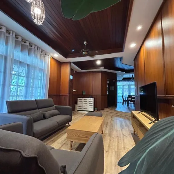 De Wooden Bungalow - Stutong Kuching, hotel v destinaci Kučing