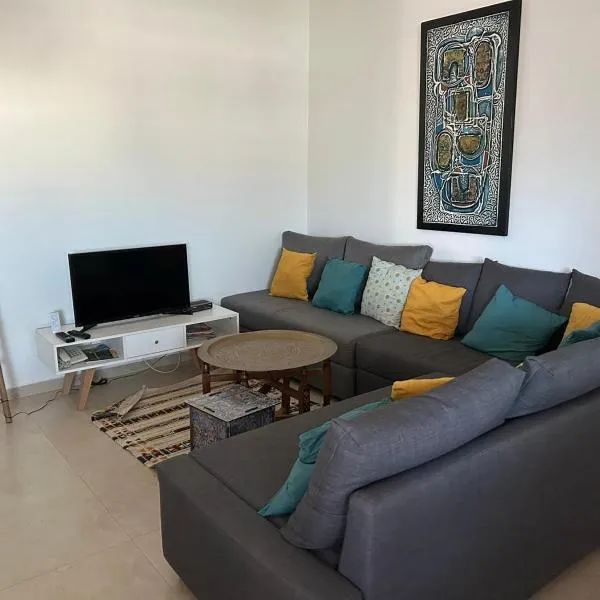 Les Portes de l'Océan avec piscine uniquement l'été, ξενοδοχείο σε El Harhoura