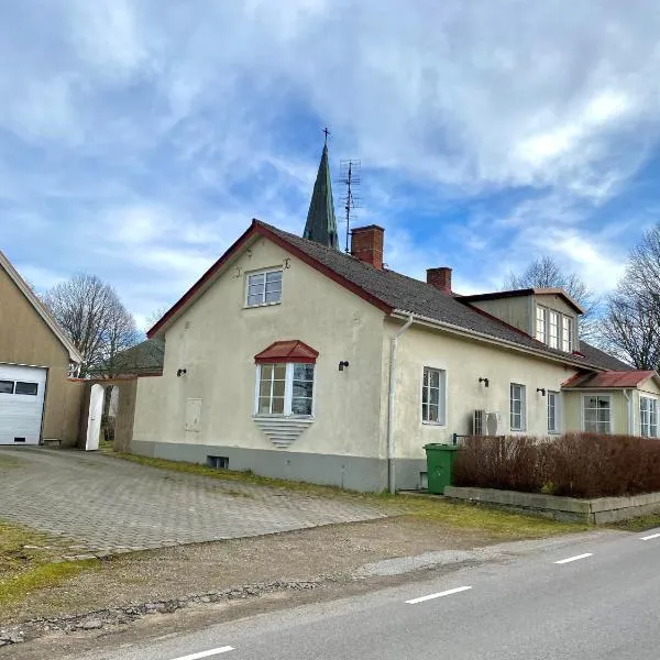 Husrum på Österlen, hotel in Tomelilla