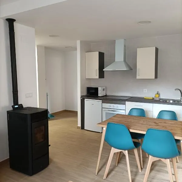 Apartamentos Rurales La Capellanía de Alobras, ξενοδοχείο σε Alobras