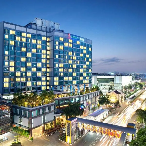 Lumire Hotel & Convention Centre, hotel in Jakarta