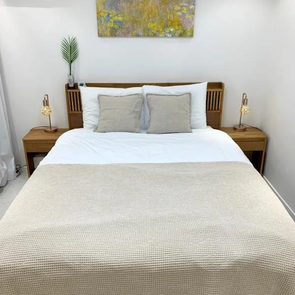 Comma 2, Cozy Semi-basement, hotel in Seoul