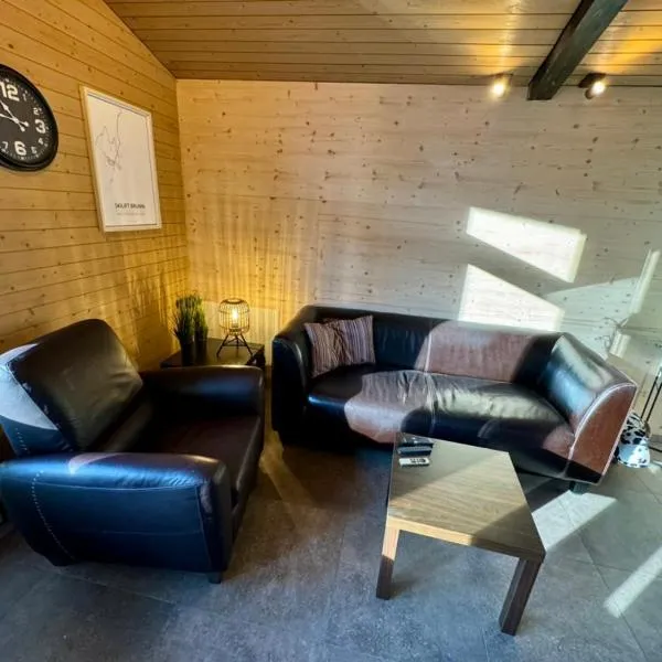 Ferienwohnung Brunni-Lodge am Grossen Mythen, hotel in Alpthal
