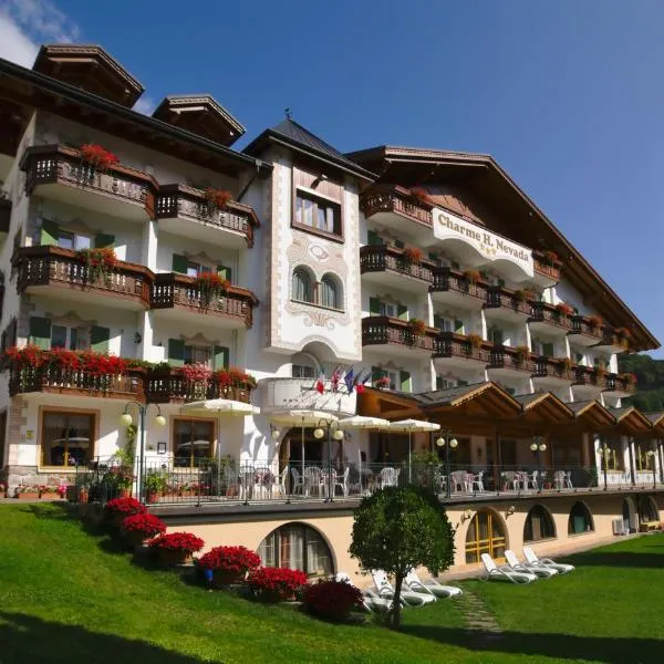 Charme Hotel Nevada, hotel a Molveno