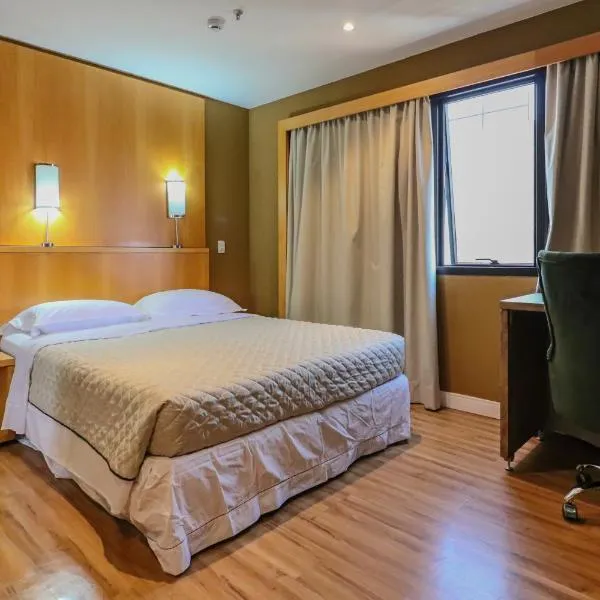 1707 Flat com duas suites com serviço de Hotel no Itaim Bibi!, ξενοδοχείο στο Σάο Πάολο