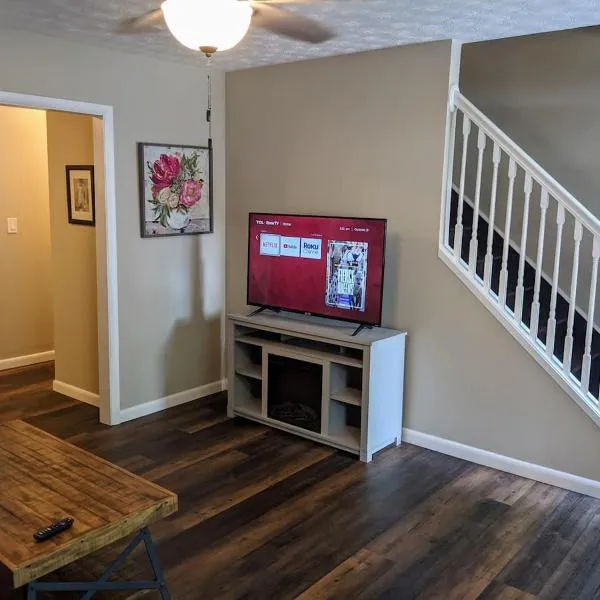 Carter #5 Two bedroom unit near Xavier Downtown, hotel in Cincinnati