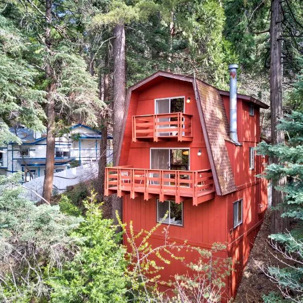 Pet & Kid Friendly Cozy Cabin, BBQ, Firepit, Outdoor Dining, Forest Views, ξενοδοχείο σε Lake Arrowhead