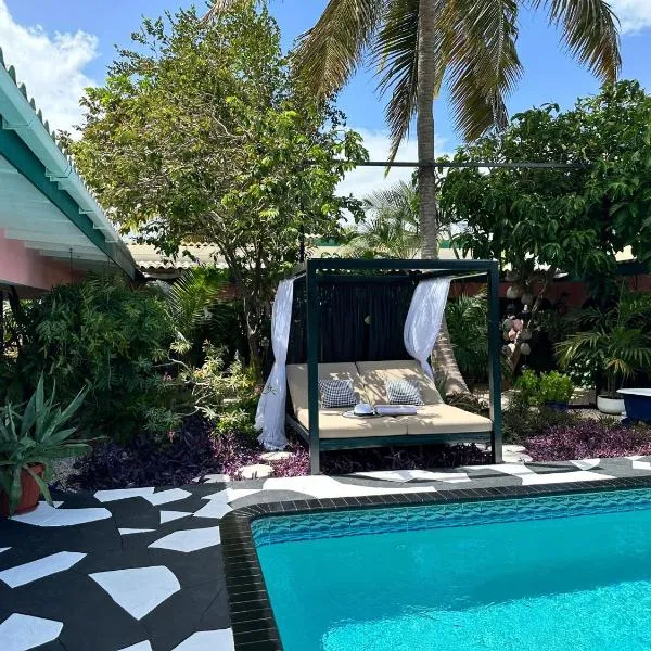Thuishaven - boutique mini-resort, hotel u gradu Vilemstad