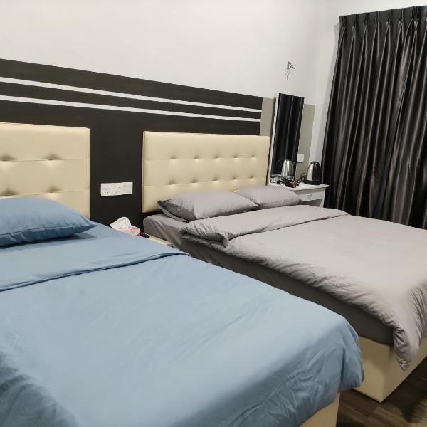 Private Room with ensuite bathroom in Bukit Bakri, Bakri