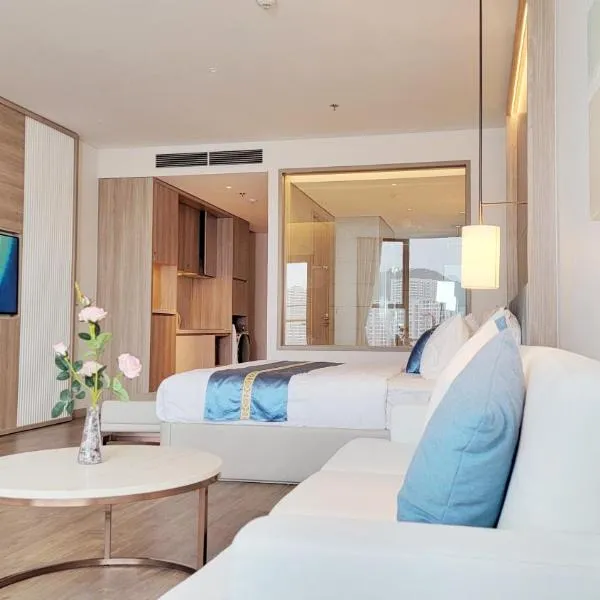 A la carte, hotel in Ha Long