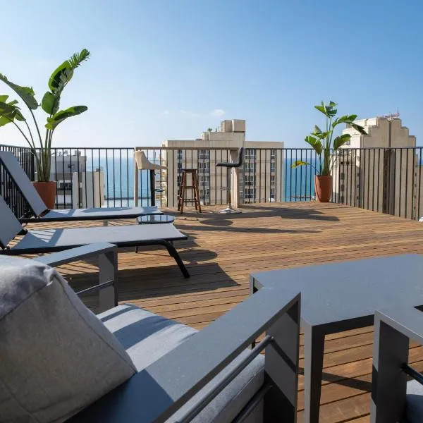 Roof Top 3 Floors, Hotel in Netanja