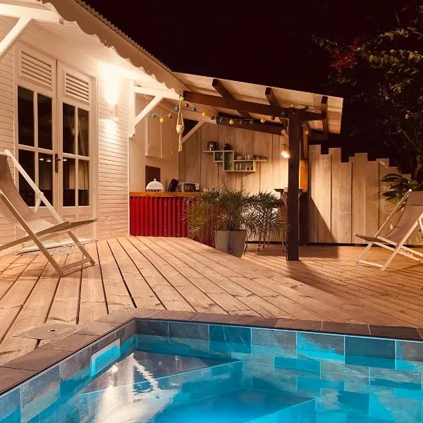 Les Coulirooms - Suite avec jacuzzi et grande terrasse, hotel v destinaci Sainte-Anne