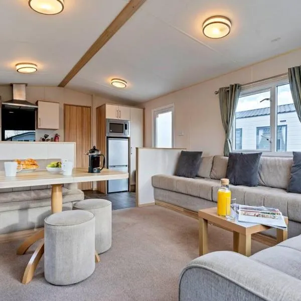 Tattershall Lakes: Sally's Superior Stay, hotel in Tattershall