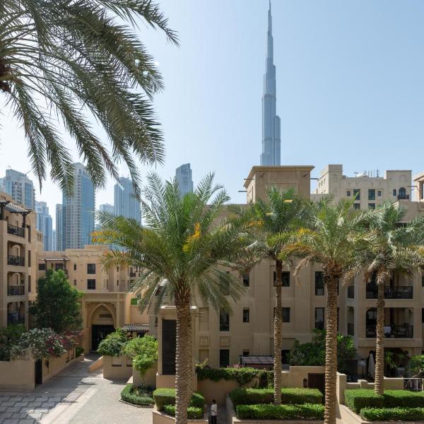 Mystic - Fully Renovated Spacious 2BR Apt. with Burj Views, Дубай