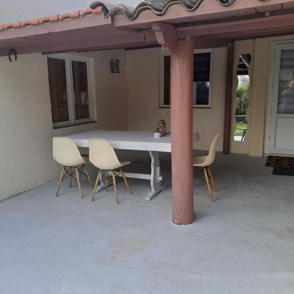 Maison du bonheur calme et verdure, hotel in Nice