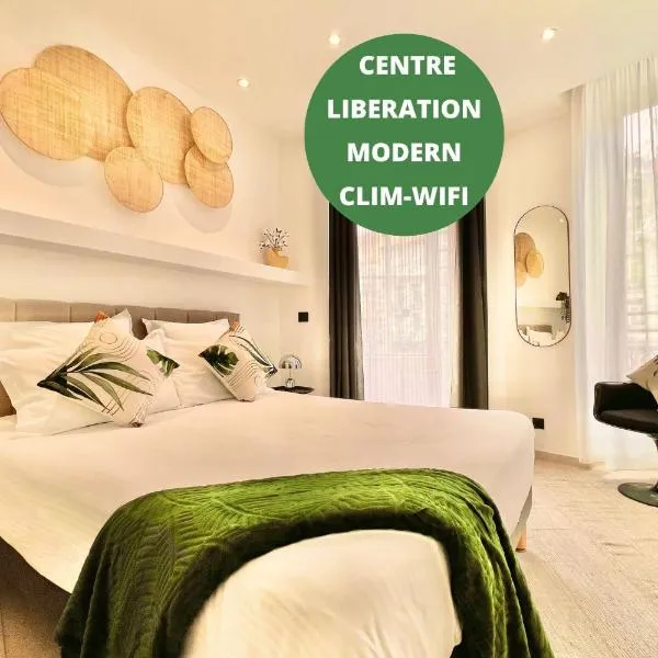 LIBERATION CENTER - PRIVATE Balcony - 24&7 RECEPTION - LUGGAGE STORAGE, hotel en Niza