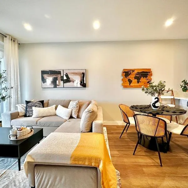 Dreamy Panoramic Lakeview 1 Bedroom plus Den，哈里森溫泉的飯店