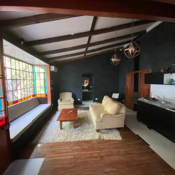 Full moon house, hotel in Tigre