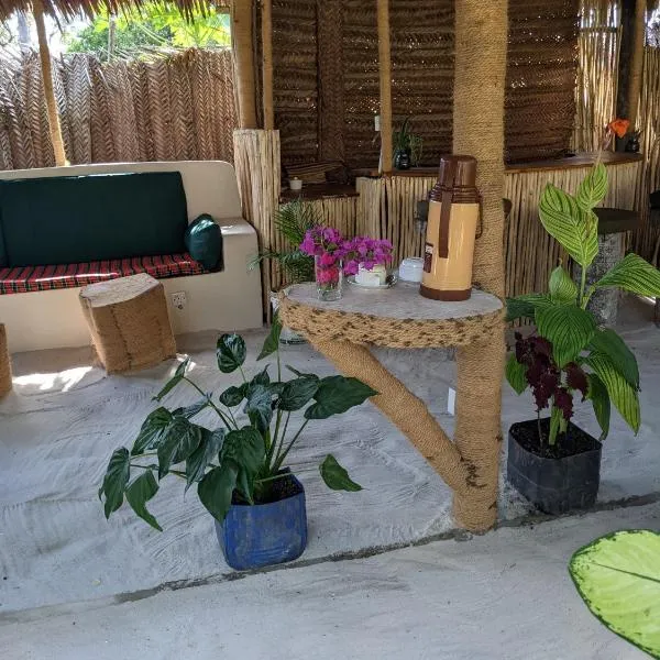kua garden cottage, hotel v destinaci Utende