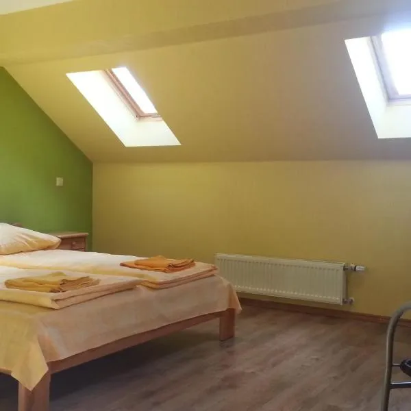 Ūdensputni, hotel en Tāšu-Padure