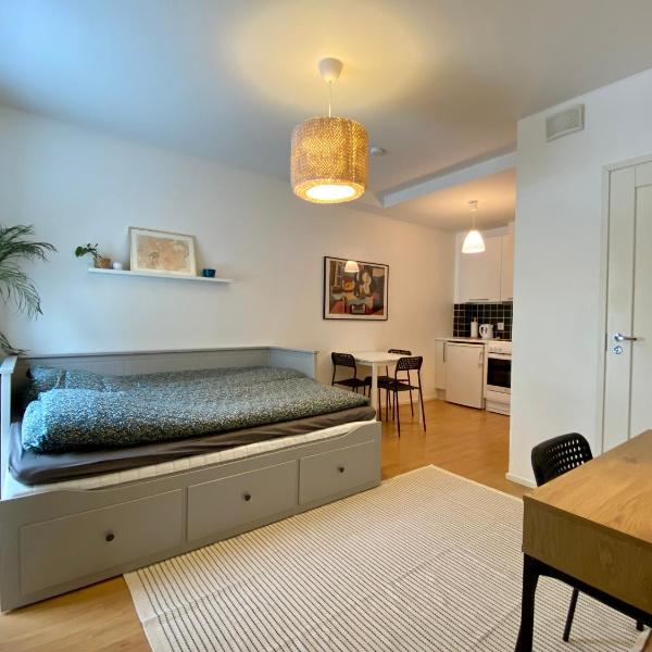 Tranquil studio near nature, free parking& wifi, Helsinki