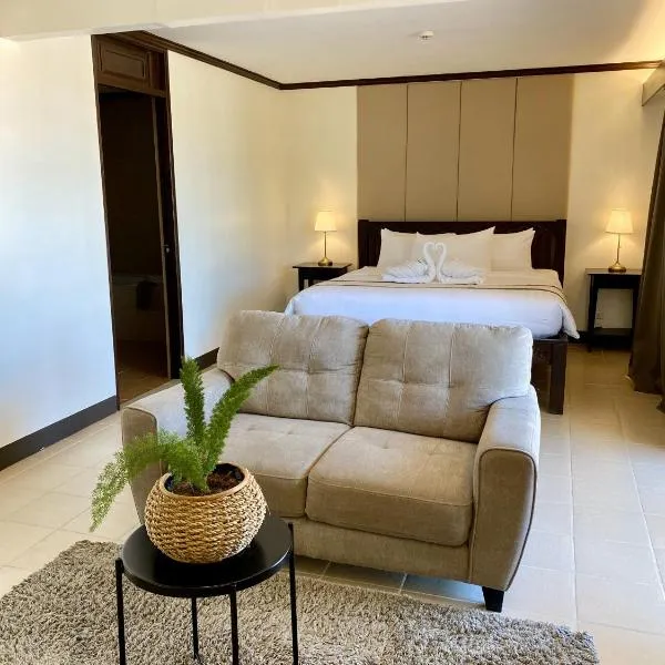 Plaza Del Norte Hotel and Convention Center, hotel in Laoag