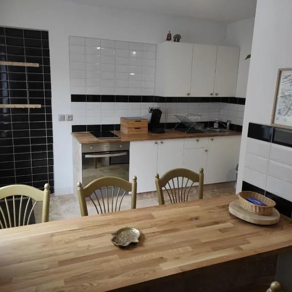 maison luxe cléo aeroport tillé 4 personnes, hôtel à Tillé