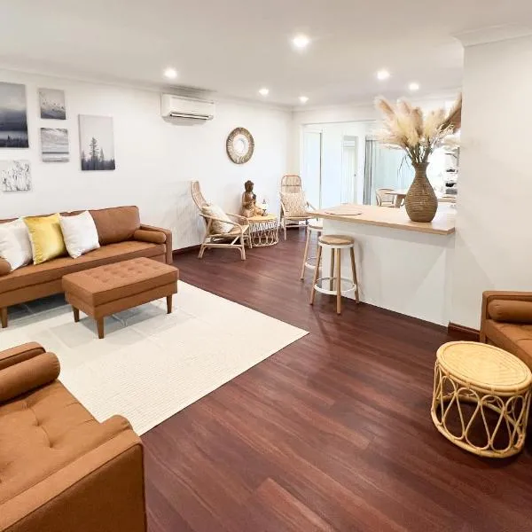 The Swan Lakehouse - Buff Point, hôtel à Budgewoi