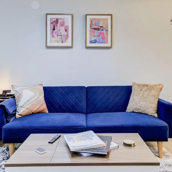 The Moose #9 - Brand New Luxe Modern loft with Free Parking, King Bed & Fast WiFi, hotel in Memphis