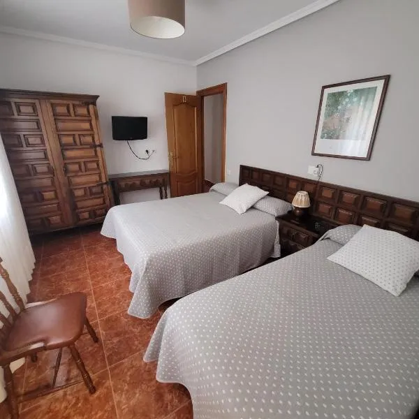 Hostal San Felix，位于希洪的酒店