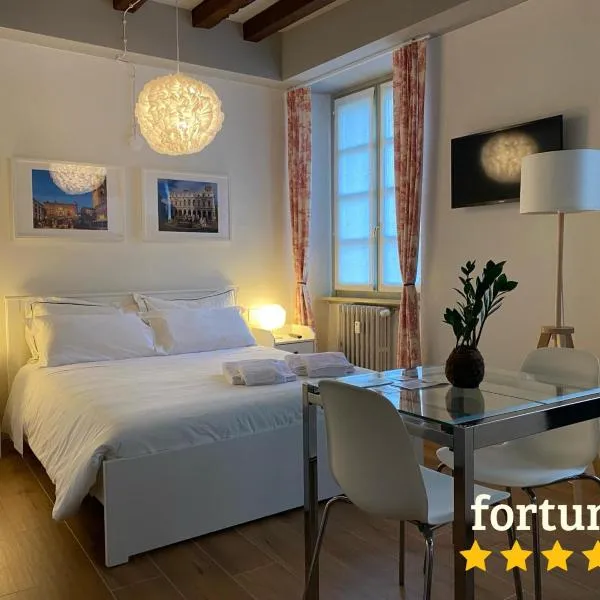 Wish Rooms Charme&Relax, hotel in Bergamo