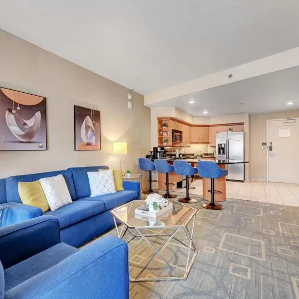 Royal Oasis Suite at Platinum Hotel-Strip Views, hotel in Las Vegas
