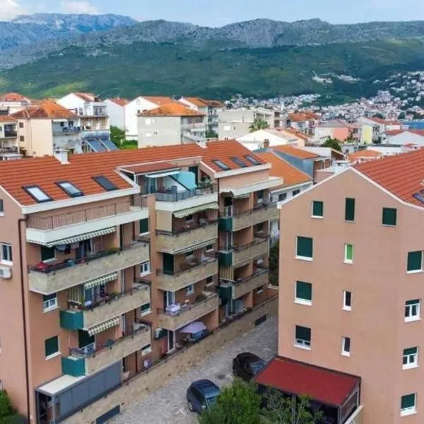 Veluni - Apartment - Free parking，斯普利特的飯店