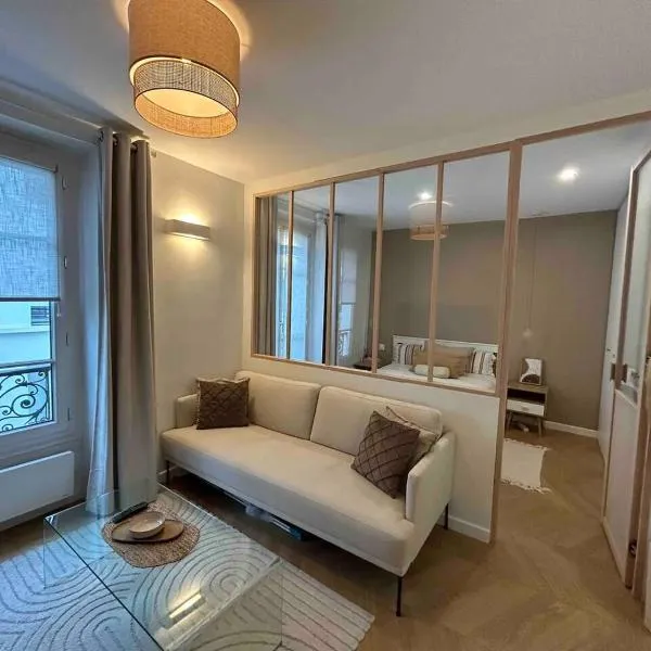 Cocooning & Cosy Apartment in Center Paris 17、パリのホテル