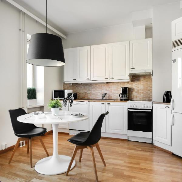 Kotimaailma Apartments Kamppi - 1BR with key code in the city center, Helsinki